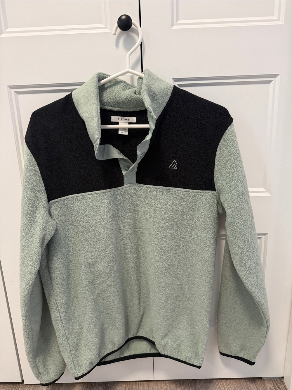 Rip one Ladies Two-Tone Fleece Pullover Sweater - Mint & Black